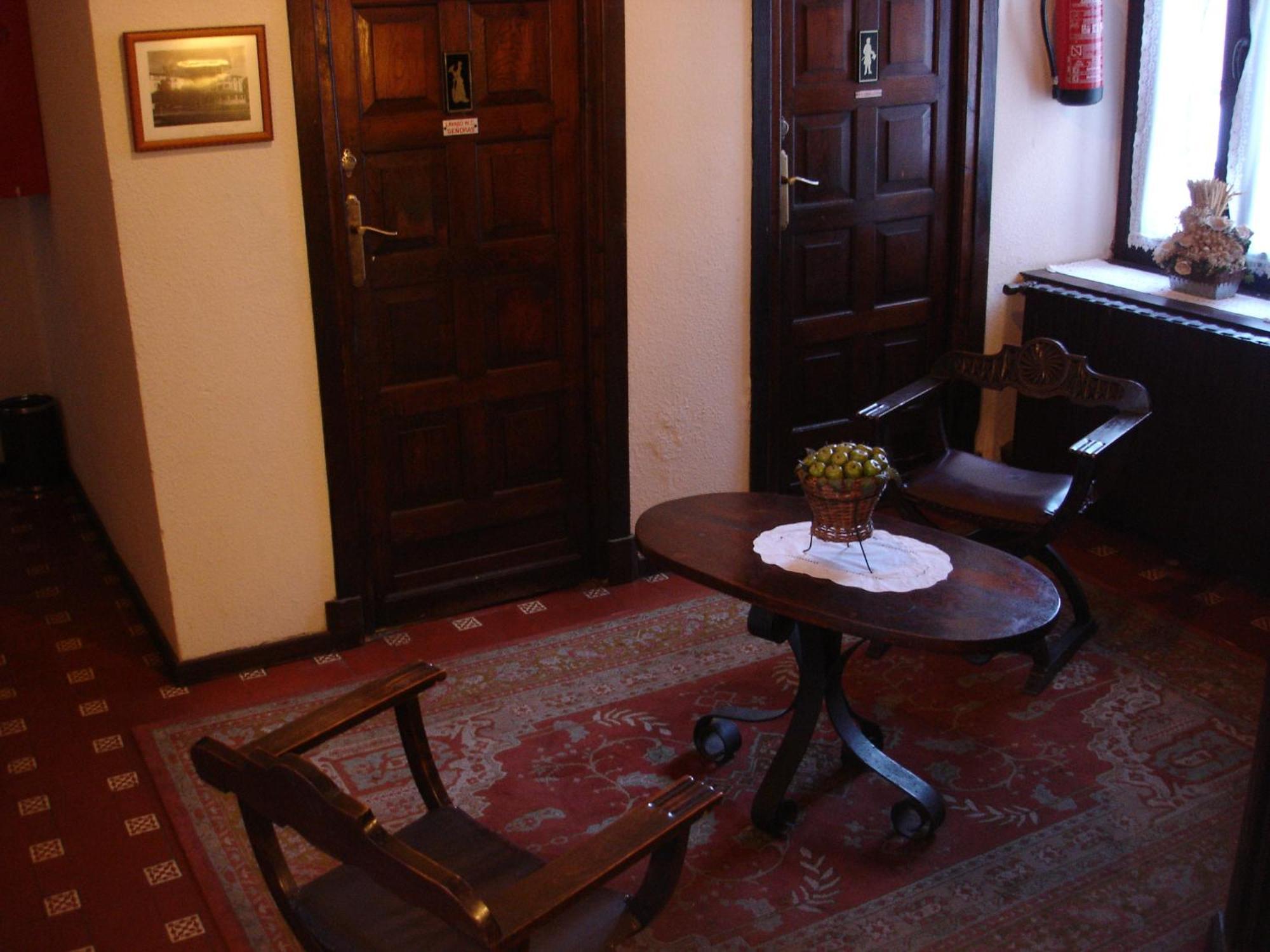 Hostal Ayestaran II Lekunberri Exterior photo